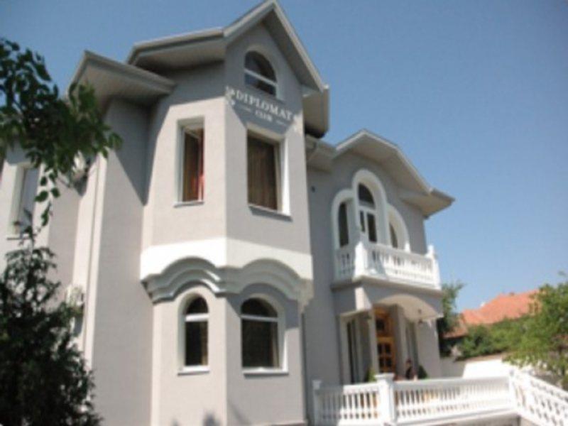 Diplomat Club Hotel Chişinau Exteriör bild