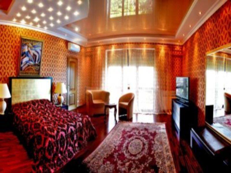 Diplomat Club Hotel Chişinau Exteriör bild