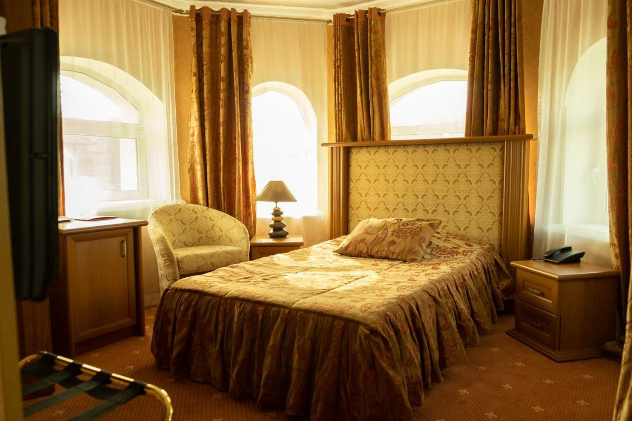 Diplomat Club Hotel Chişinau Exteriör bild