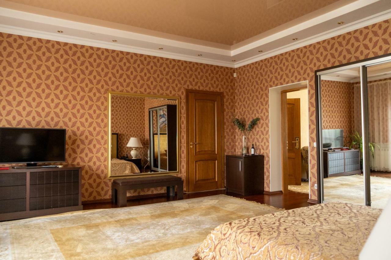 Diplomat Club Hotel Chişinau Exteriör bild