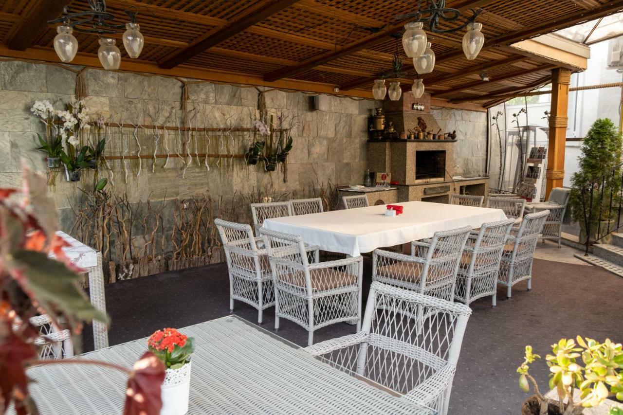 Diplomat Club Hotel Chişinau Exteriör bild