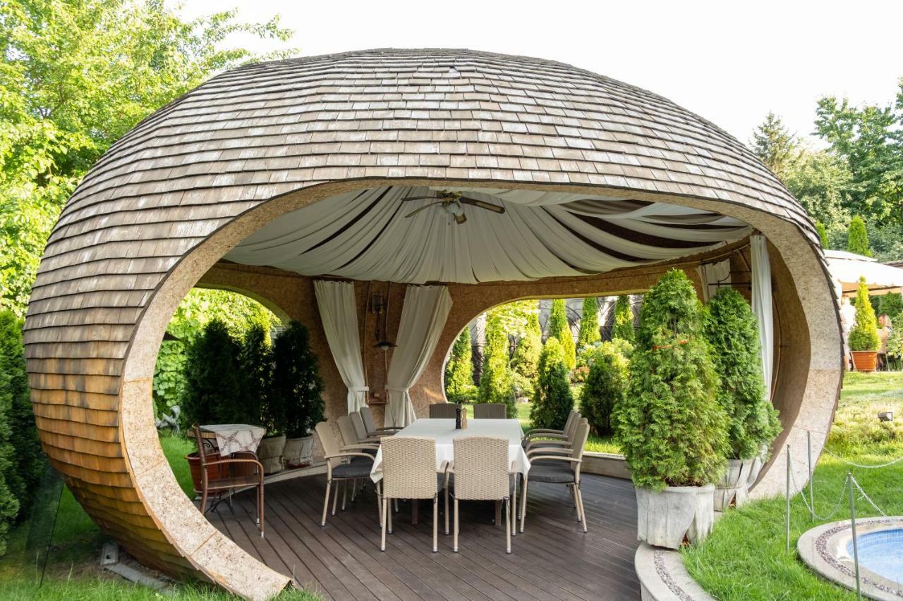 Diplomat Club Hotel Chişinau Exteriör bild